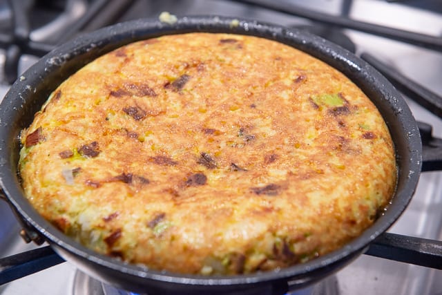How to Make Spanish Tortilla - Cooked in the Skillet and Flipped