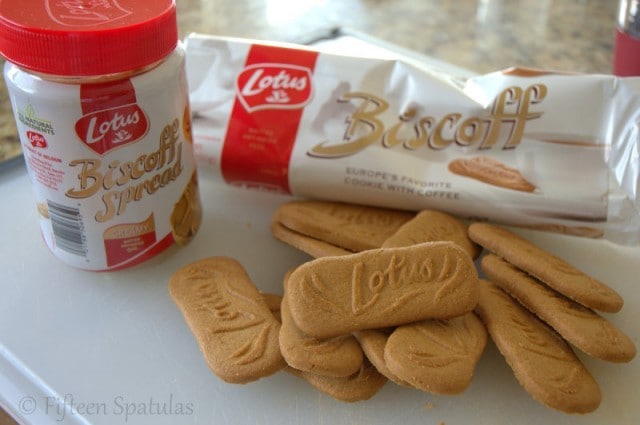 Biscoff Cookies on Tray with Spread 