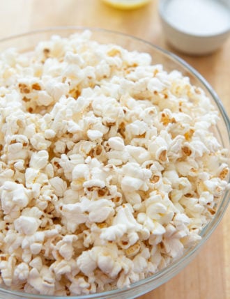 How to Make Popcorn on the Stovetop