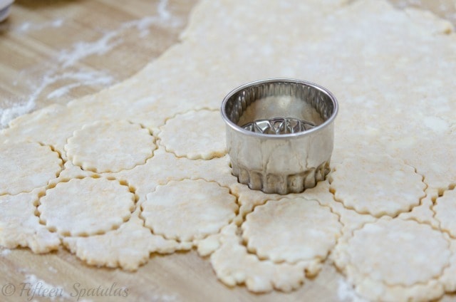 Cutting Circles from Rolled Pie Crust