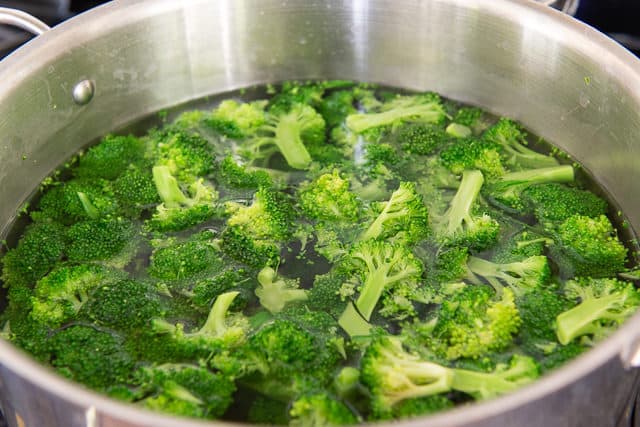 Blanched Broccoli Florets in Water