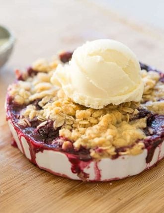 Blackberry Crisp