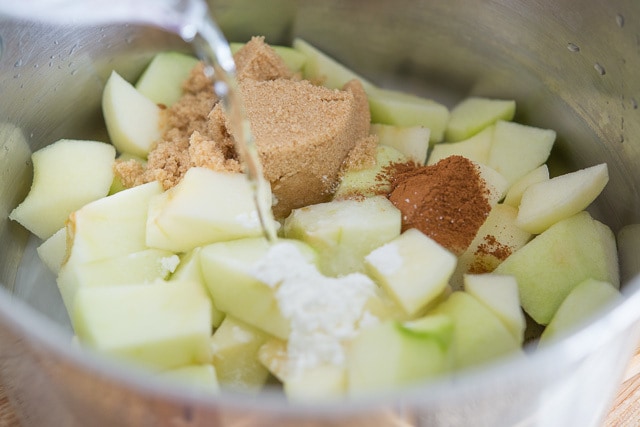 Chopped Granny Smith Apples, Sugar, Cinnamon, water, and corn starch in pan