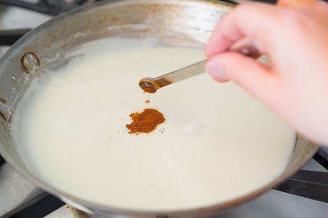 Adding Cayenne Pepper to Roux in Skillet