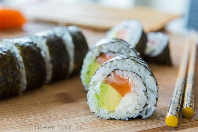 Sushi Making Kit by Yomo Sushi - Sushi in 4 easy steps - DIY sushi