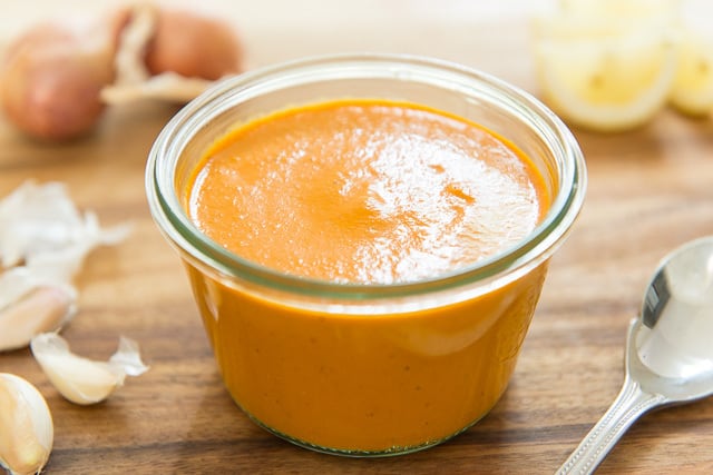 planer Sovereign skjorte Roasted Red Pepper Sauce (Quick and Easy) - Fifteen Spatulas