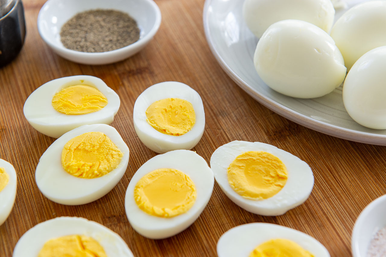 How to Make Easy Peel Hard Boiled Eggs