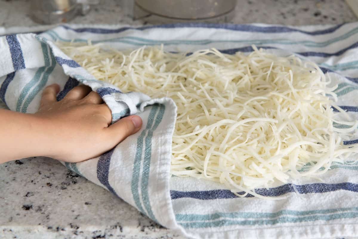 Drying Shredded Potatoes with a Towel
