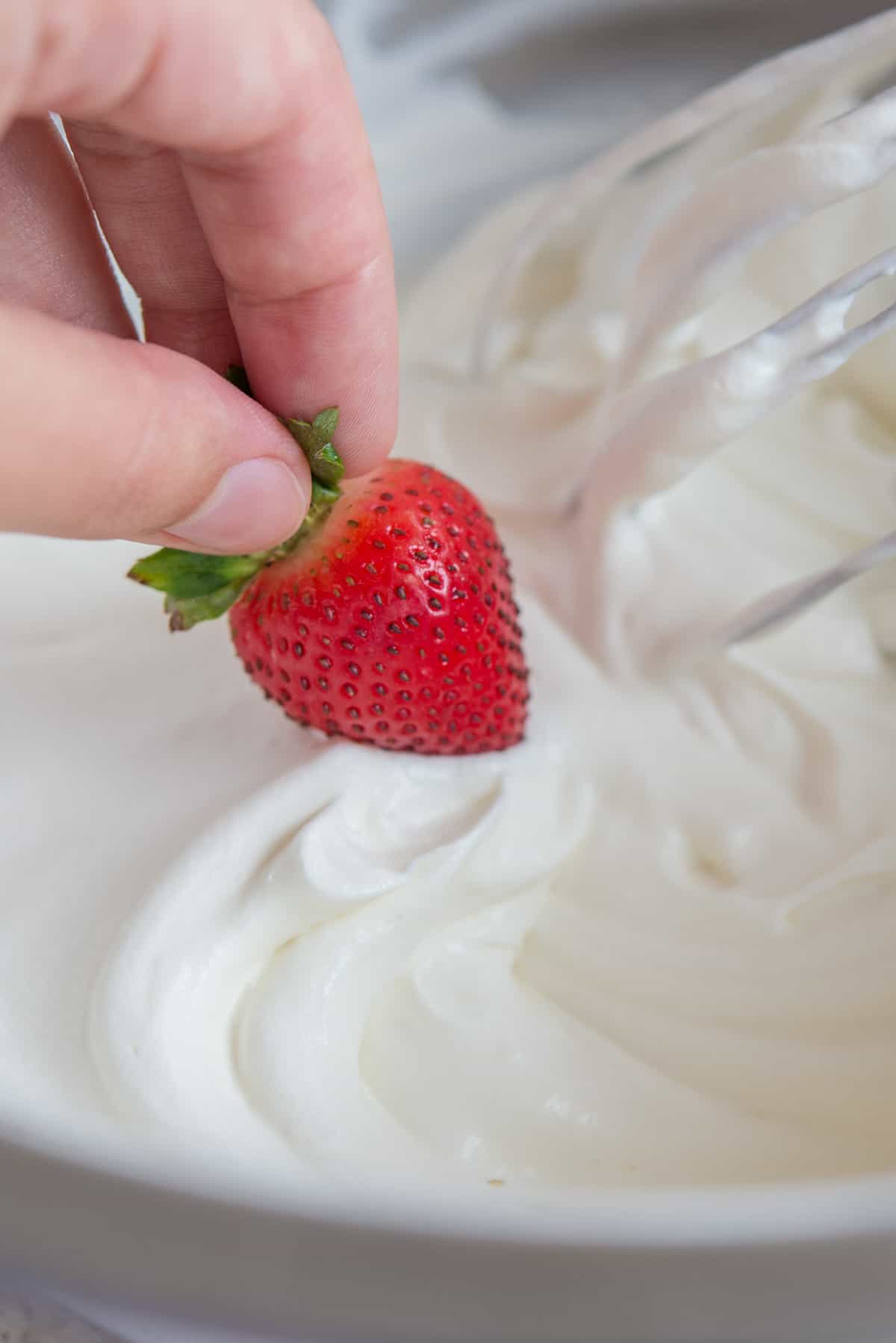 Homemade Whipped Cream (Soft or Stiff Peaks) Fifteen Spatulas