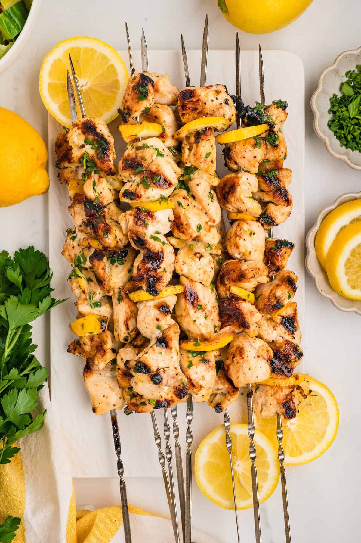 EASY Chicken Kebabs (Perfect for grilling season) - Fifteen Spatulas